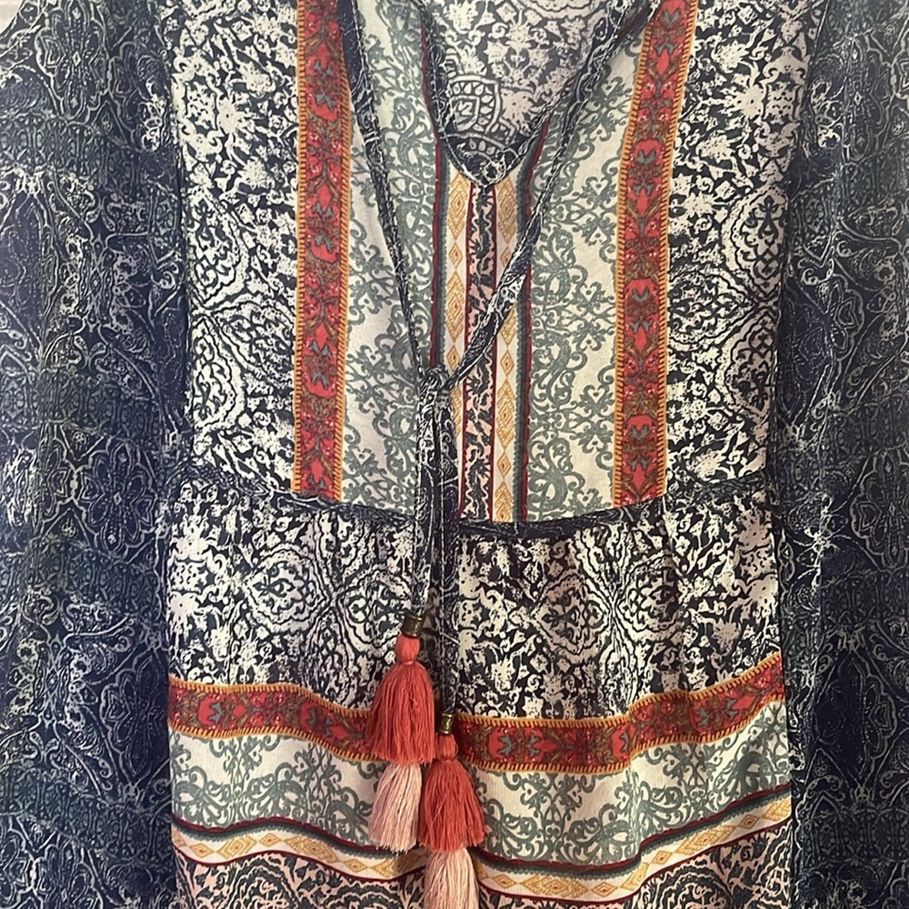 Knox Rose Blue and Red Patterned Sleeveless Blouse - Picture 2 of 4